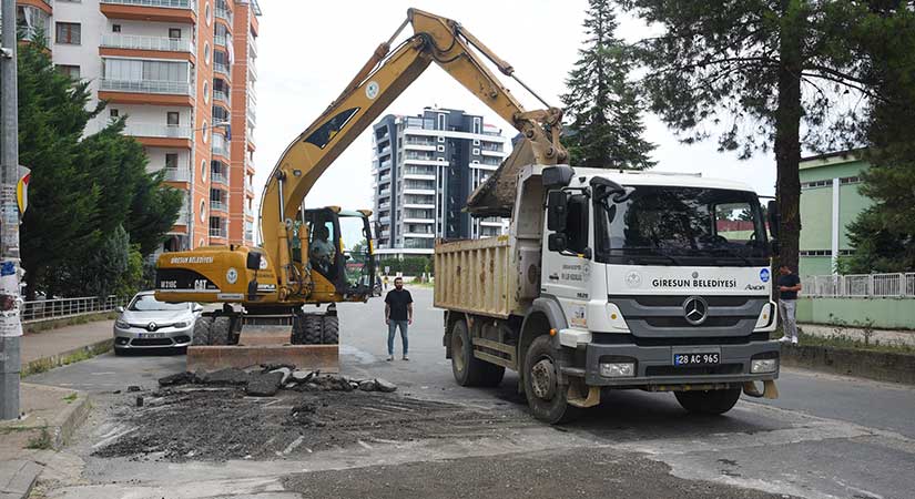 BELEDİYE EKİPLERİNDE YOĞUN ÇALIŞMA…